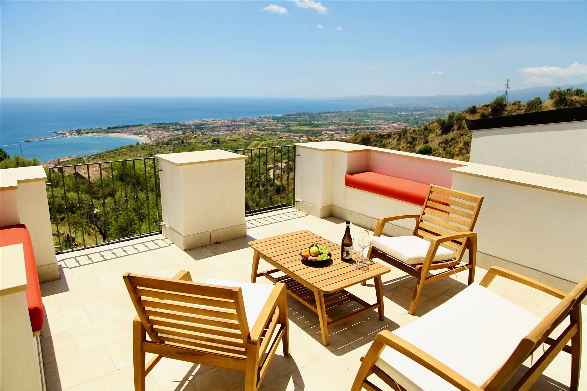 CENTRO, TAORMINA, Villa for the vacation for rent of 150 Sq. mt., New construction, Heating Individual heating system, Energetic class: G, placed at 