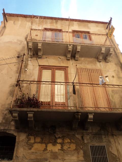 CENTRO, LICATA, Palace for sale, Be restored, Energetic class: G, composed by: 4 Rooms, 4 Bedrooms, 2 Bathrooms, Price: € 35,000