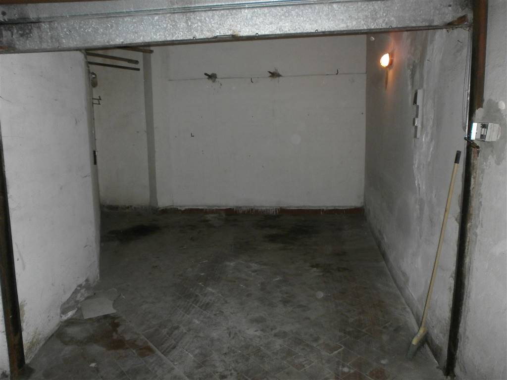 CASTELLAMMARE DI STABIA, Garage / Parking space for sale of 20 Sq. mt., Energetic class: G, composed by: 1 Room, Price: € 53,000