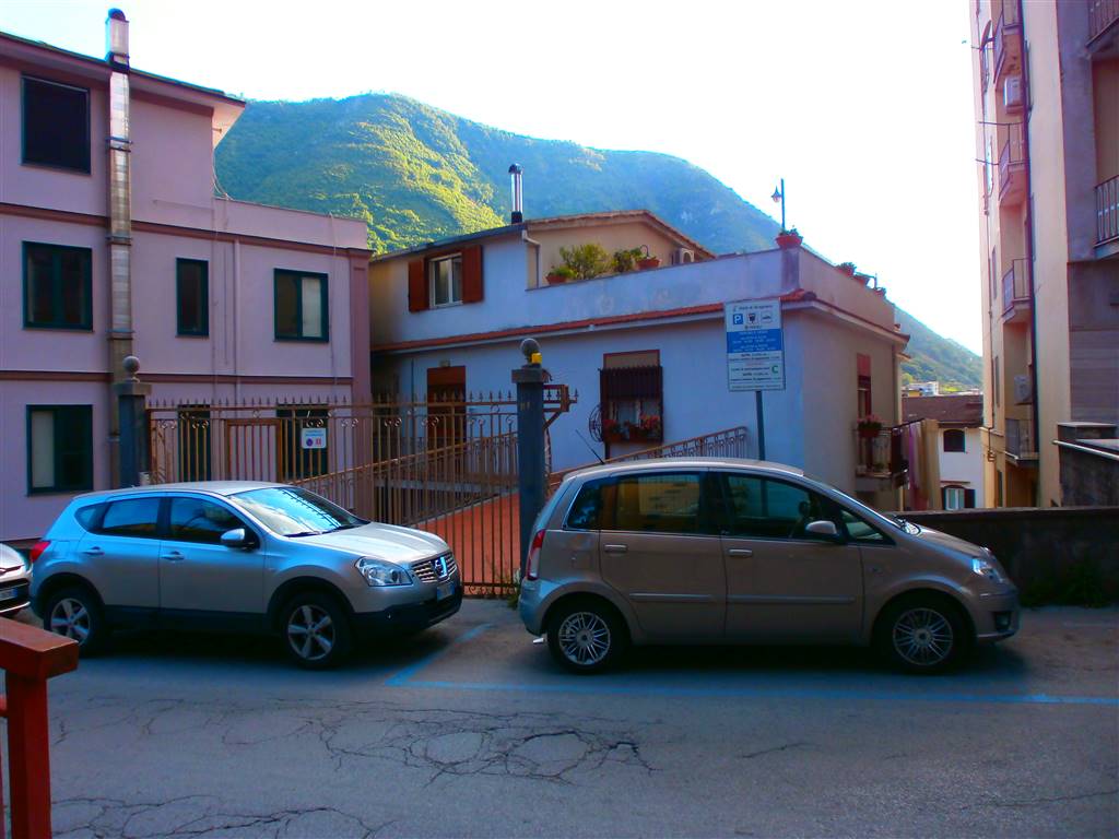 GRAGNANO, Apartment for sale of 80 Sq. mt., Habitable, Heating Individual heating system, Energetic class: G, composed by: 3 Rooms, Separate kitchen, 