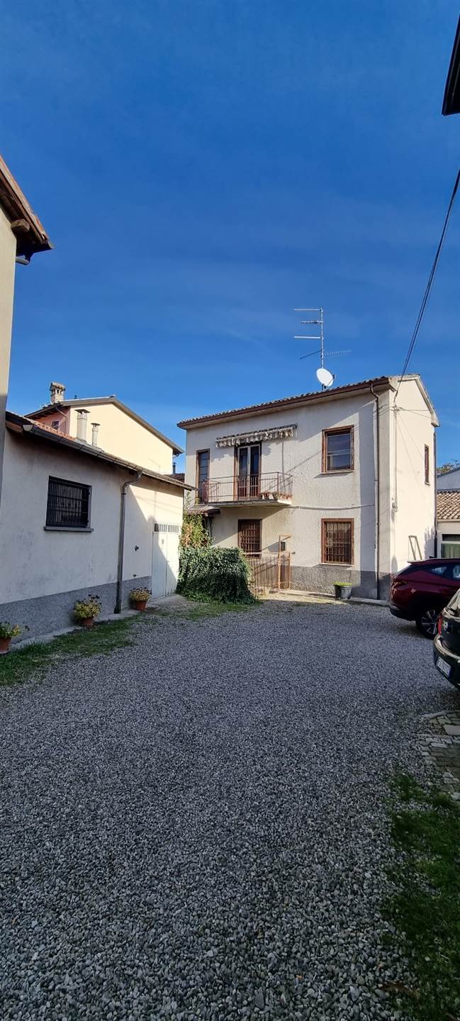 Casa semi indipendente in vendita a Montechiarugolo Parma Tortiano