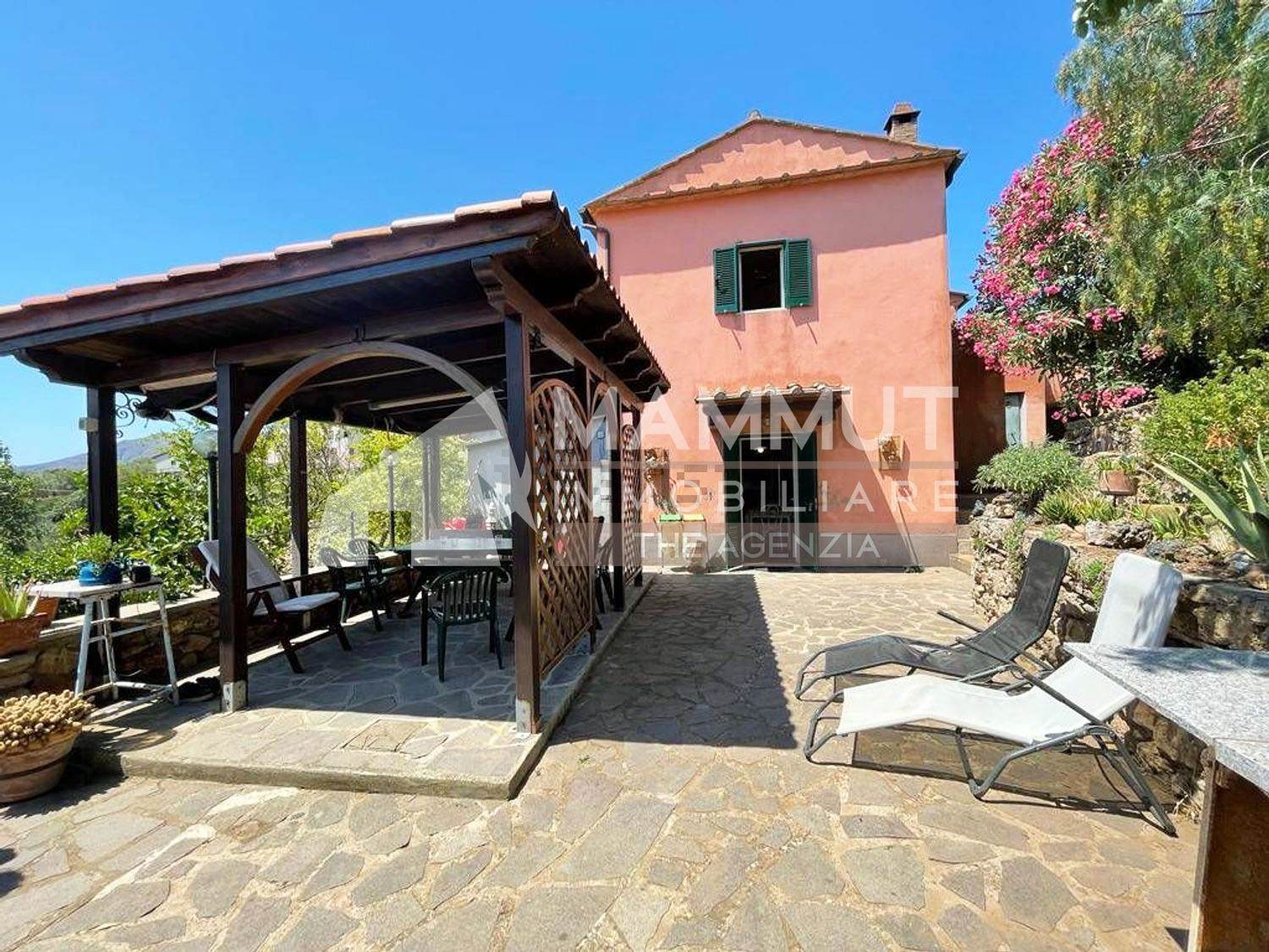 Villa in vendita a Rio Livorno