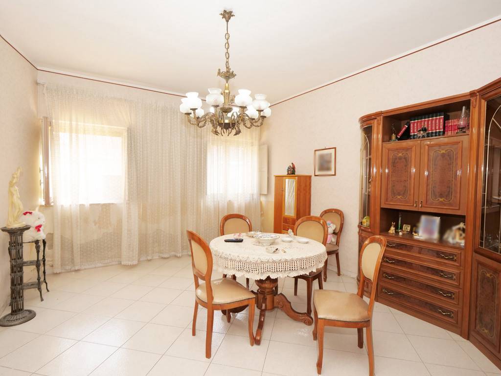 VILLAGGIO SANTAGATA, CATANIA, Single house for sale of 130 Sq. mt., Be restored, Heating Non-existent, placed at Raised on 1, composed by: 4 Rooms, Separate kitchen, , 3 Bedrooms, 2 Bathrooms, 