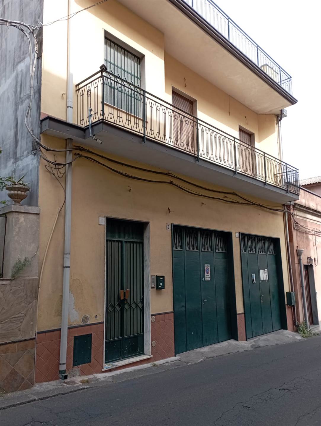 Casa singola in Via Marchese di Casalotto 1 a Aci Sant'Antonio