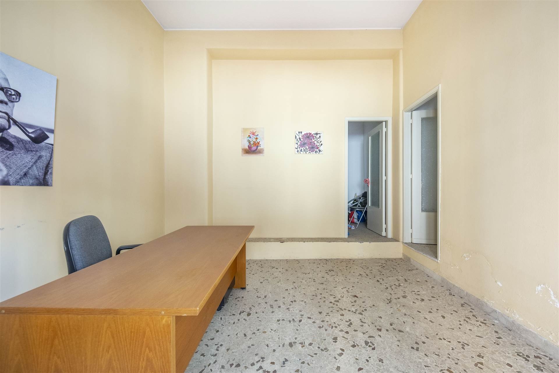 In Catania, nel suggestivo quartiere di Picanello, precisamente in Via Wrzì 103A, RAMA IMMOBILIARE offre in affitto un locale commerciale di 25 mq. 
