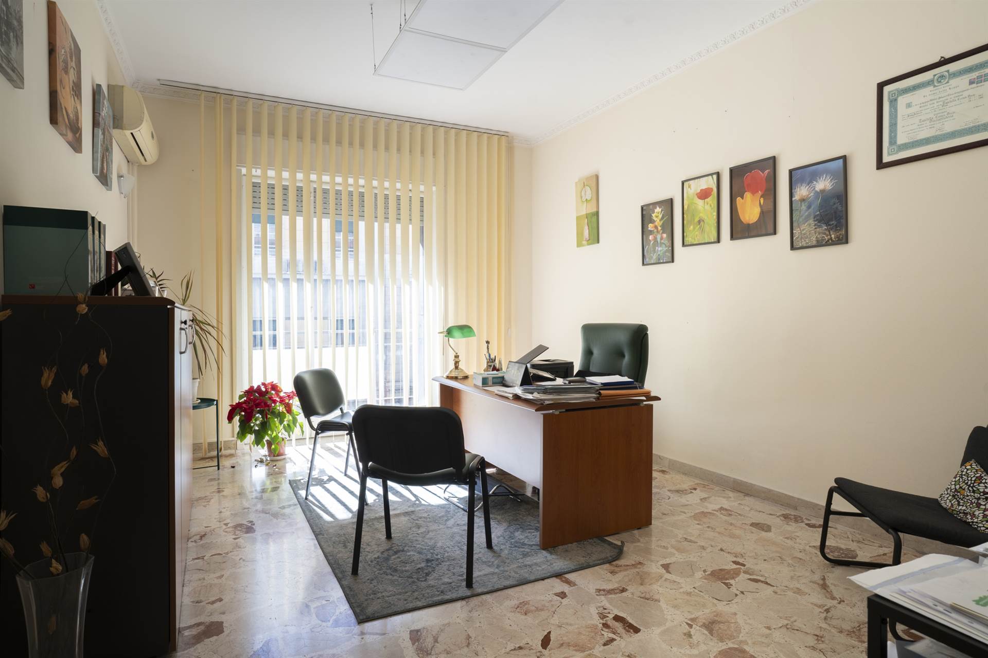 VIALE VITTORIO VENETO, CATANIA, Apartment for rent of 128 Sq. mt., Good condition, placed at 2° on 8, composed by: 5 Rooms, Little kitchen, , 3 