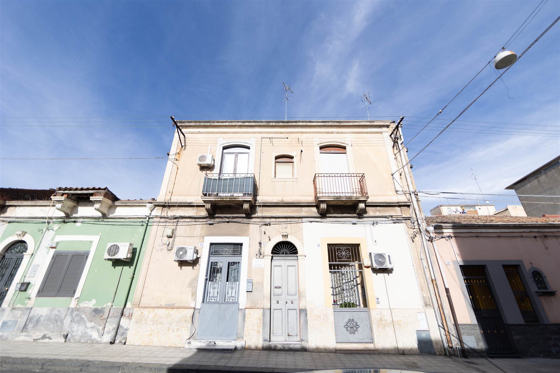 CIBALI, CATANIA, Semi detached house for sale of 112 Sq. mt., Be restored, Heating Non-existent, Energetic class: G, placed at 1°, composed by: 4.5 