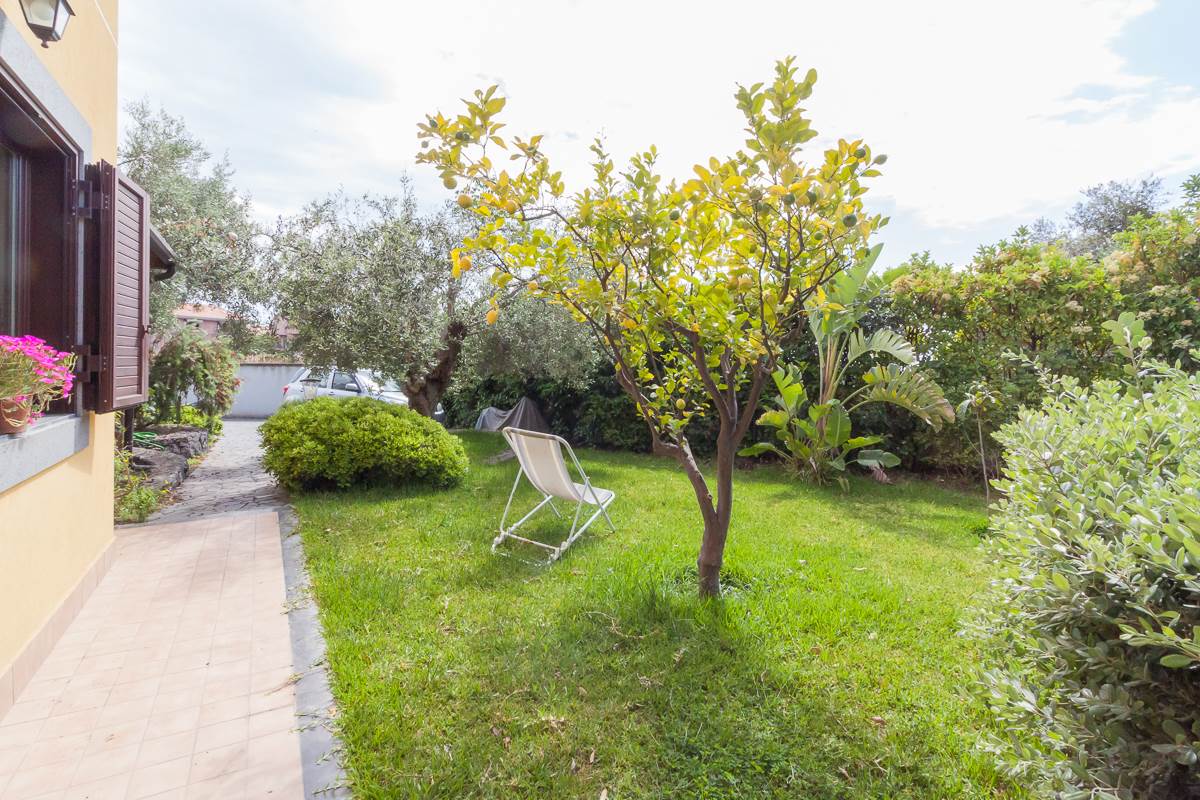 TREMESTIERI ETNEO, Villa for sale of 240 Sq. mt., Excellent Condition, Heating Individual heating system, Energetic class: D, Epi: 1 kwh/m2 year, 