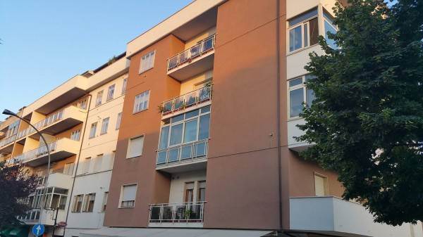 V 830 - L'agenzia Aliservice propone Appartamento in Vendita a Vasto, Via Michetti, mq.80, al 1° piano così composto: ingresso, soggiorno, cucina, 2 