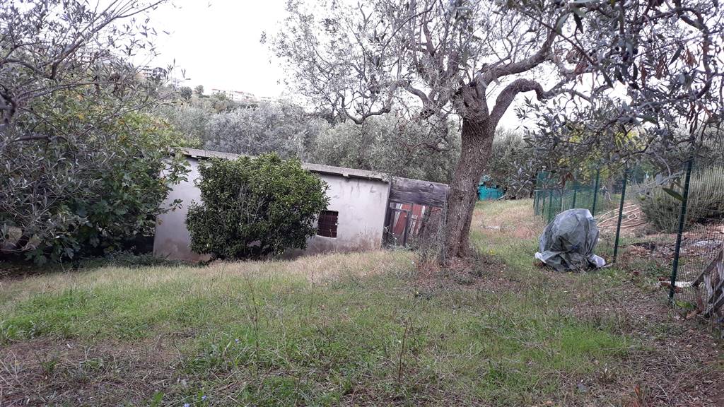 VASTO, Building plot of land for sale of 950 Sq. mt., Energetic class: G, composed by: , Price: € 68,000
