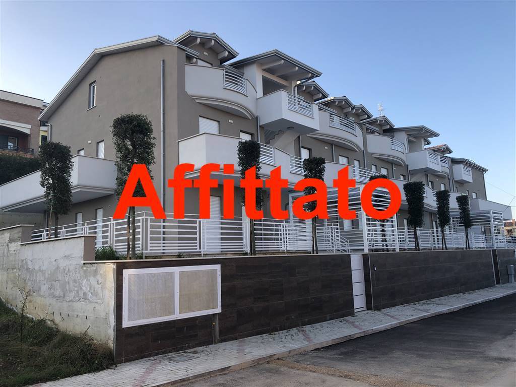 A - 580 L'agenzia immobiliare Aliservice propone in affitto a Vasto in via Incoronata, un appartamento di nuova costruzione al piano terra di mq 78 