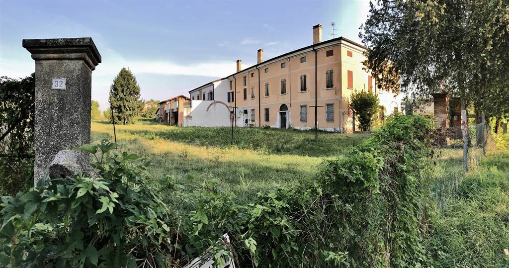 Tenuta-complesso in vendita a Castel D'ario Mantova