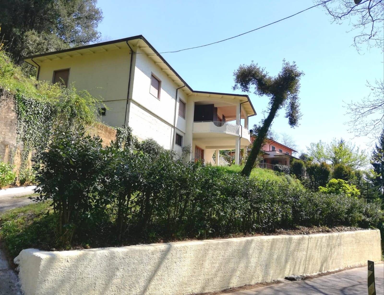 Villa in vendita a Carrara Massa Carrara Stabbio