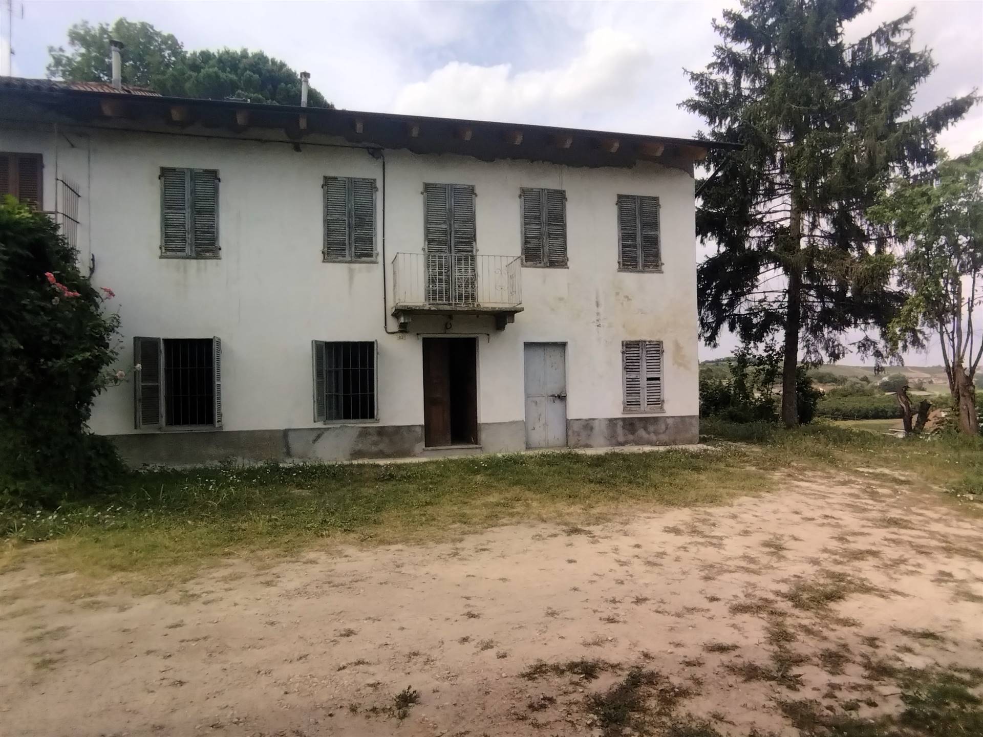 Casa semi indipendente da ristrutturare in zona Gorzano a San Damiano D'Asti