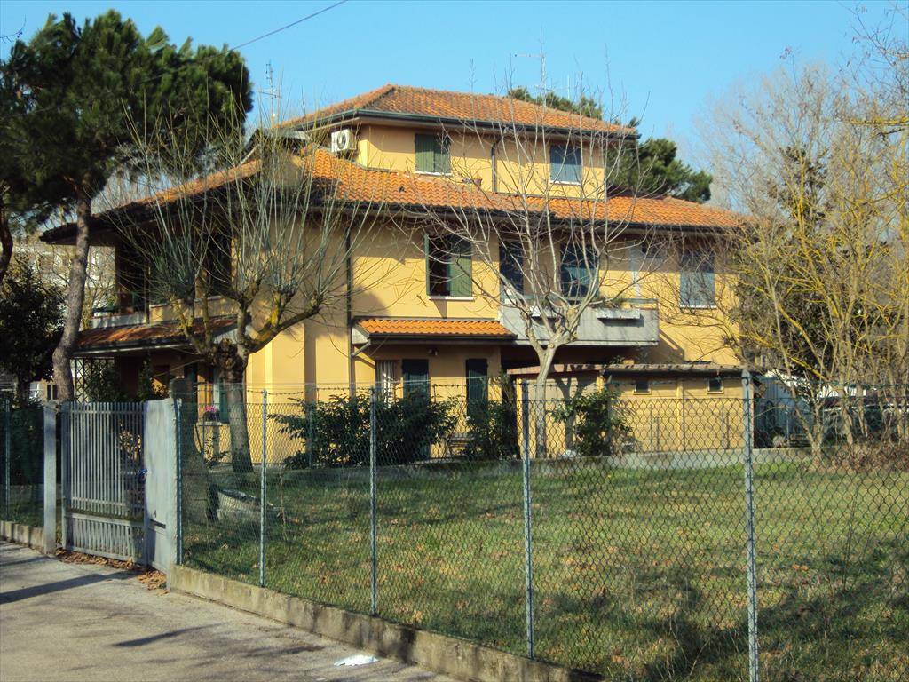 Villa bifamiliare in vendita a Cervia Ravenna Cervia Centro