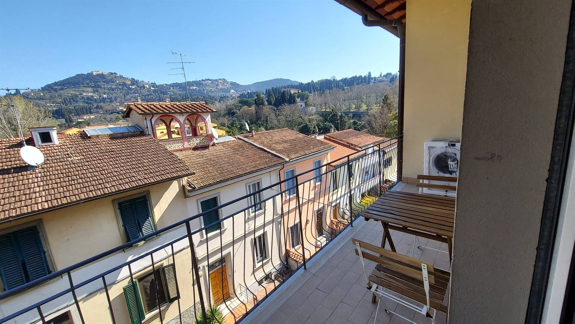 CURE, FIRENZE, Apartment for rent of 110 Sq. mt., Restored, Heating Individual heating system, Energetic class: G, Epi: 230 kwh/m2 year, placed at 4°,