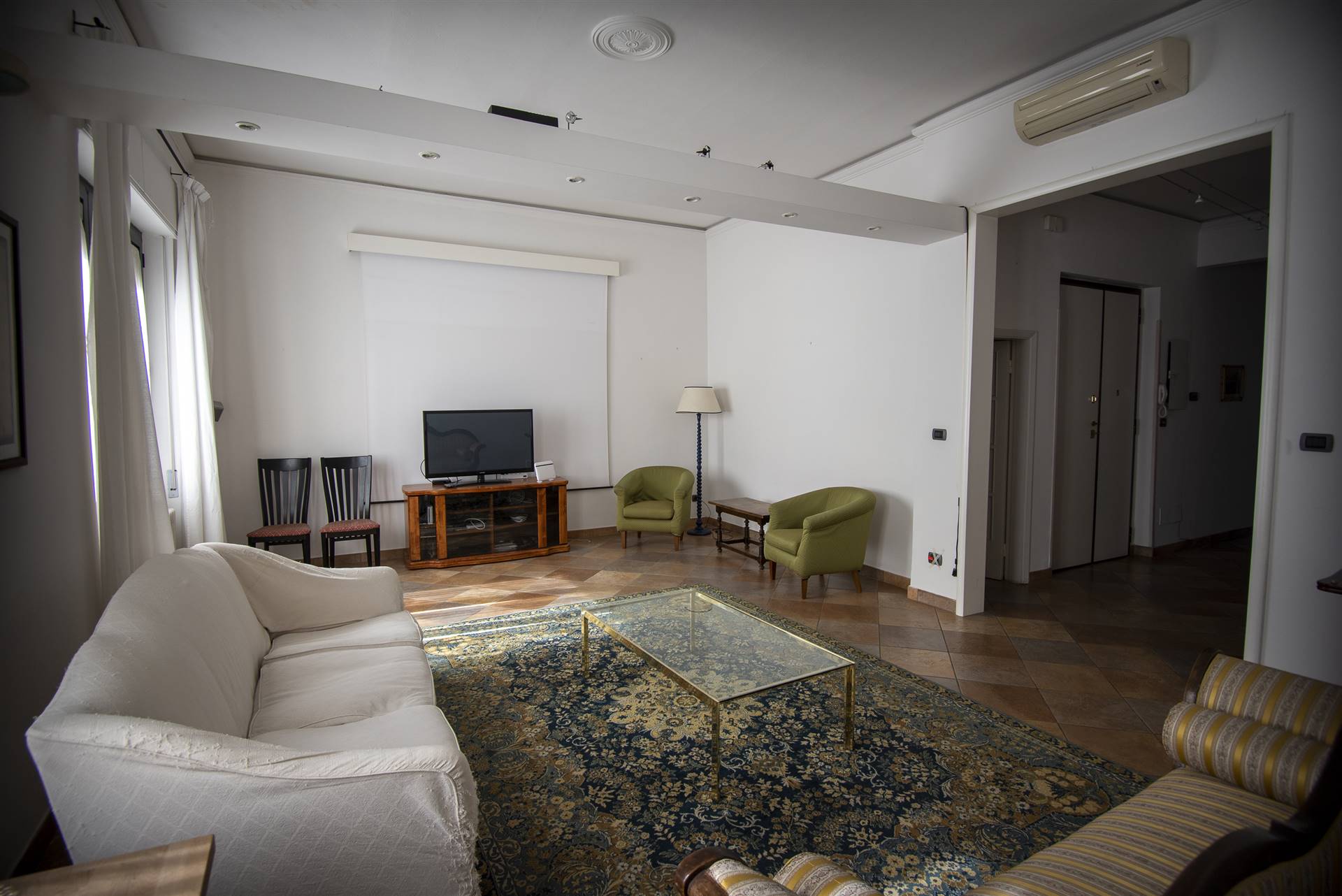 PIAZZA DONATELLO, FIRENZE, Apartment for sale of 207 Sq. mt., Good condition, Heating Individual heating system, Energetic class: F, Epi: 98,6 kwh/m2 