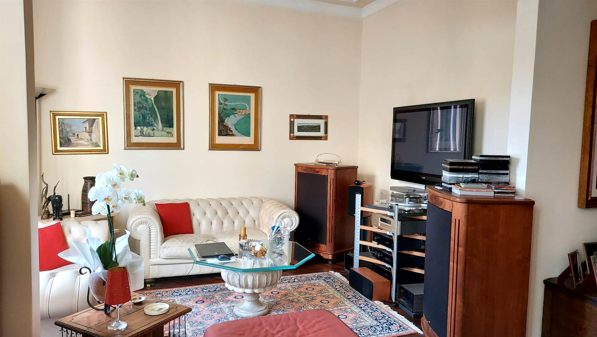 Piazza Savonarola/Donatello, vendesi bell'appartamento in ottime condizioni. Ingresso, sala doppia, sala pranzo, cucina abitabile con accesso ad 