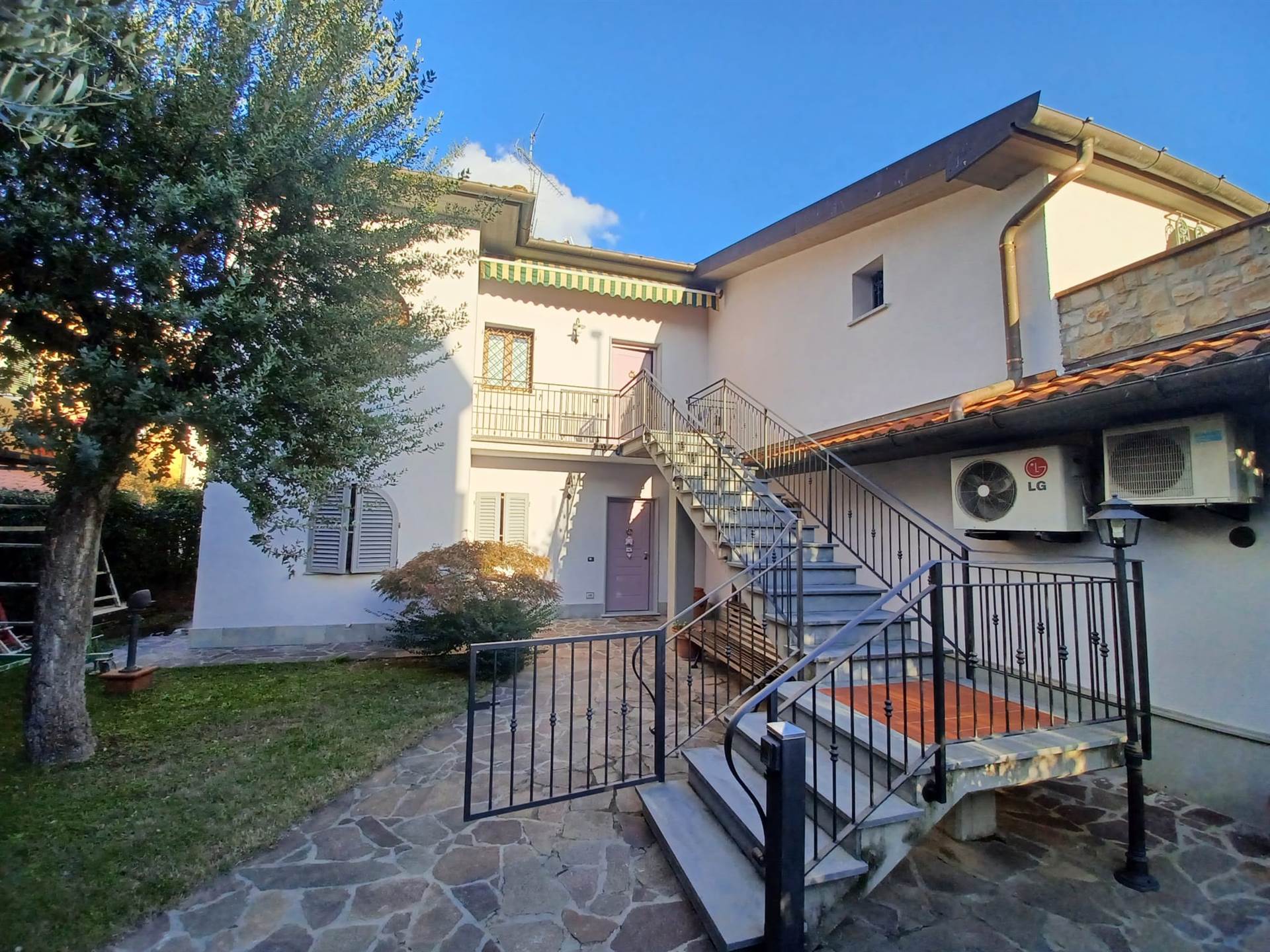 Villa bifamiliare in vendita a Serravalle Pistoiese Pistoia Stazione Masotti