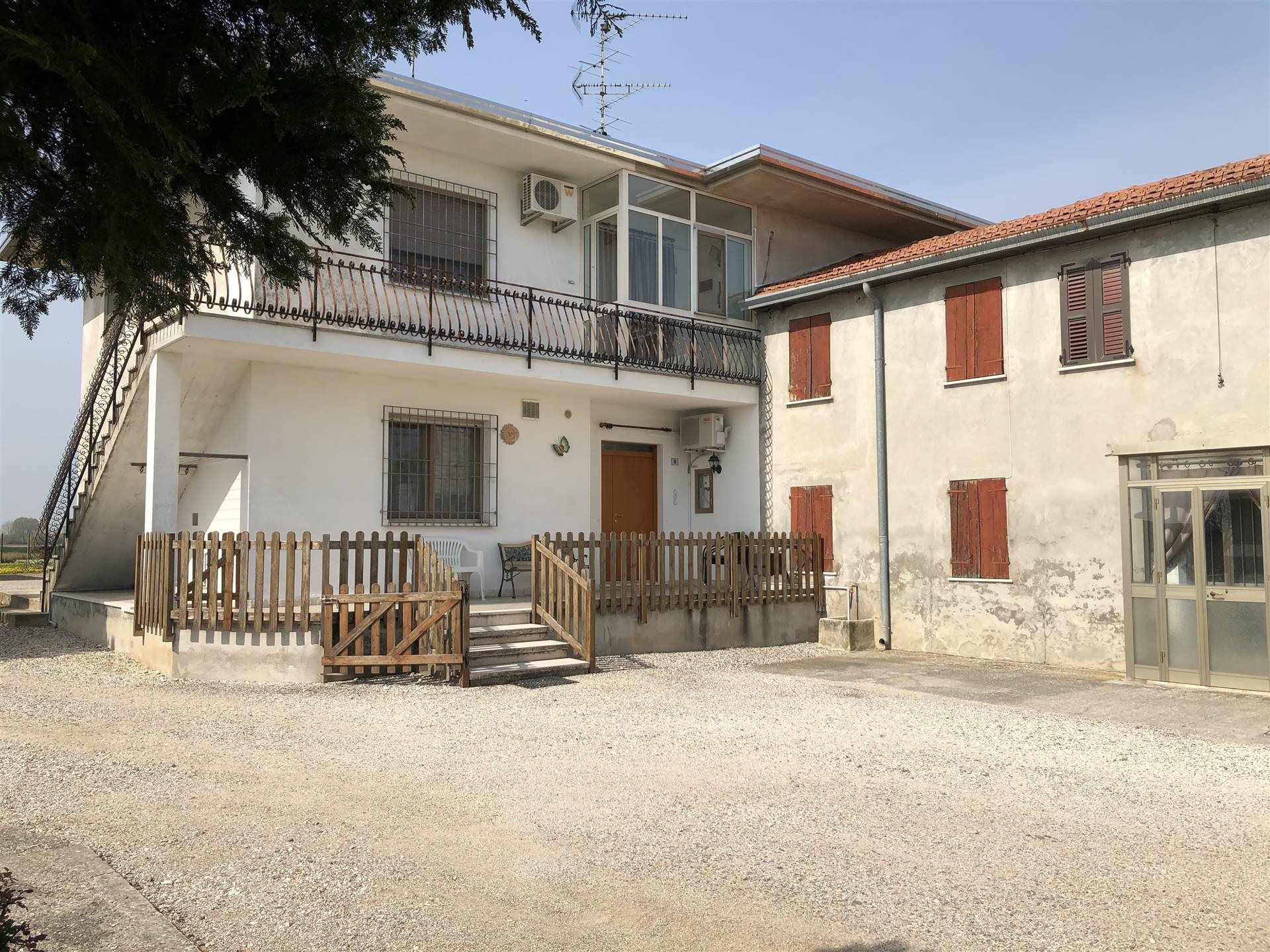 Casa semi indipendente in vendita a Sorga' Verona Pampuro