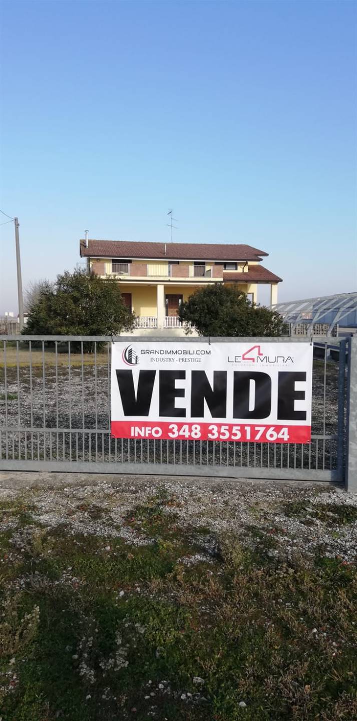 Casa singola in vendita a Serravalle a Po Mantova