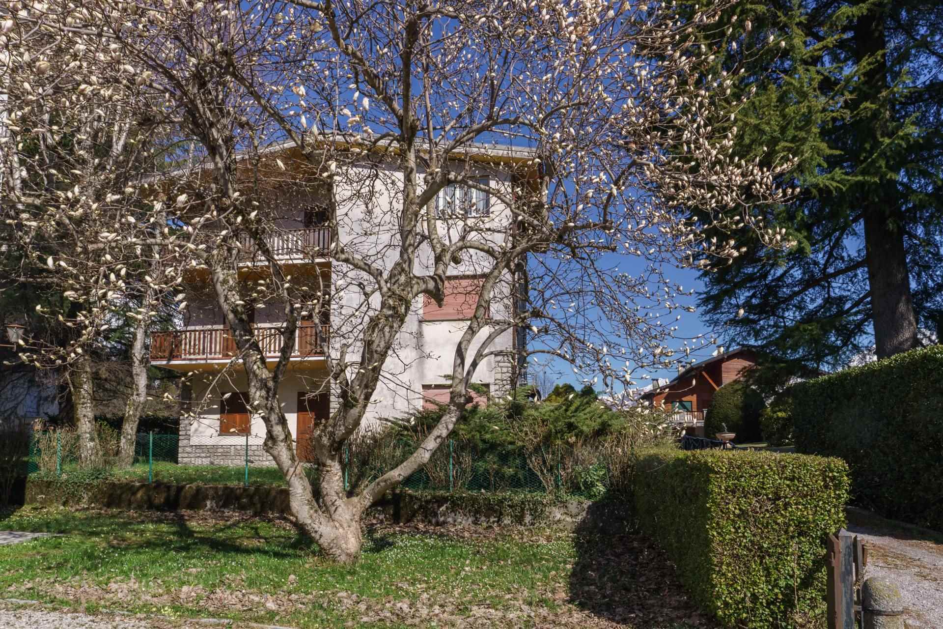 Villa in vendita a Cremeno Lecco Maggio