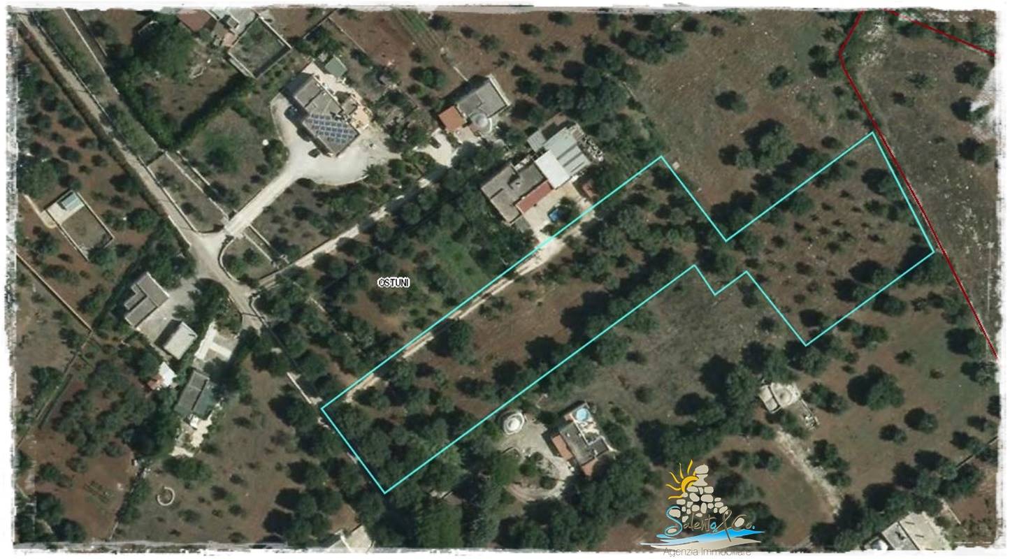 OSTUNI, c.da Polinisso Building land for sale of 5559 sqm, in a quiet but not isolated area only 4 km from the town centre. The land, currently 