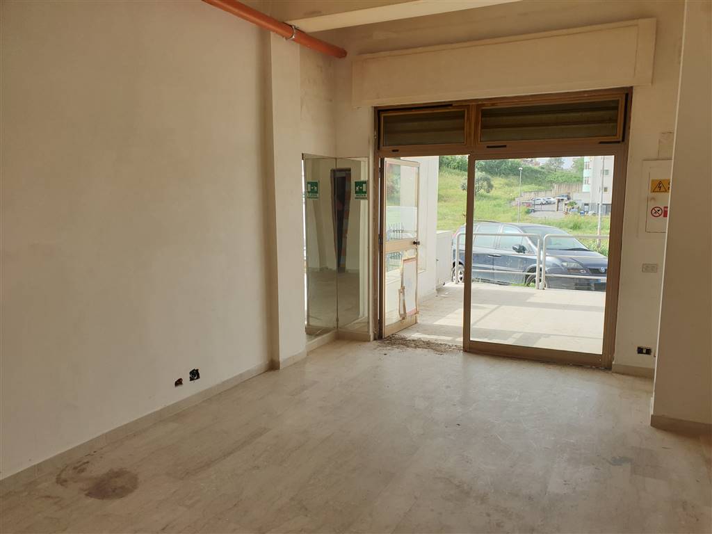 STAZIONE DI MONTALTO, MONTALTO UFFUGO, Commercial property for sale of 34 Sq. mt., Habitable, Heating Non-existent, Energetic class: G, Epi: 0 kwh/m3 