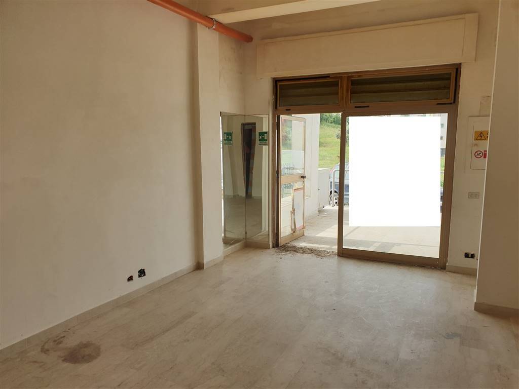 STAZIONE DI MONTALTO, MONTALTO UFFUGO, Commercialproperty for rent of 33 Sq. mt., Habitable, Heating Non-existent, Energetic class: G, Epi: 0 kwh/m3 