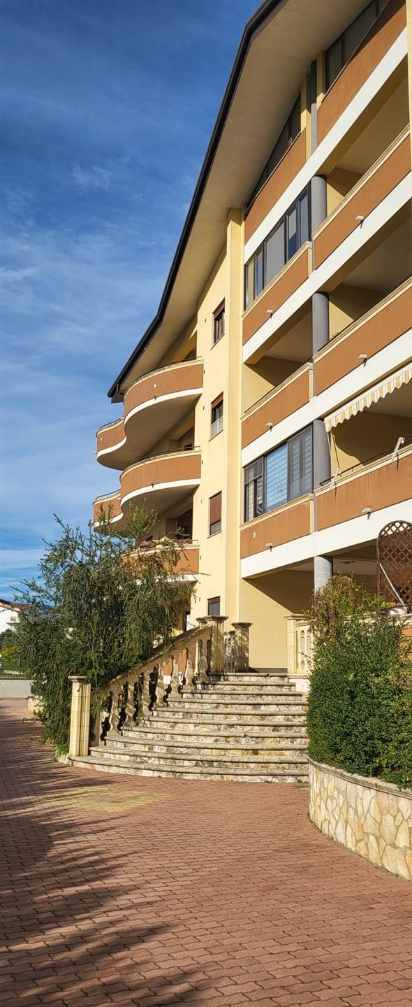 TAVERNA, MONTALTO UFFUGO, Apartment for sale of 67 Sq. mt., Energetic class: F, composed by: 3 Rooms, 2 Bedrooms, 1 Bathroom, Parking space, Elevator,