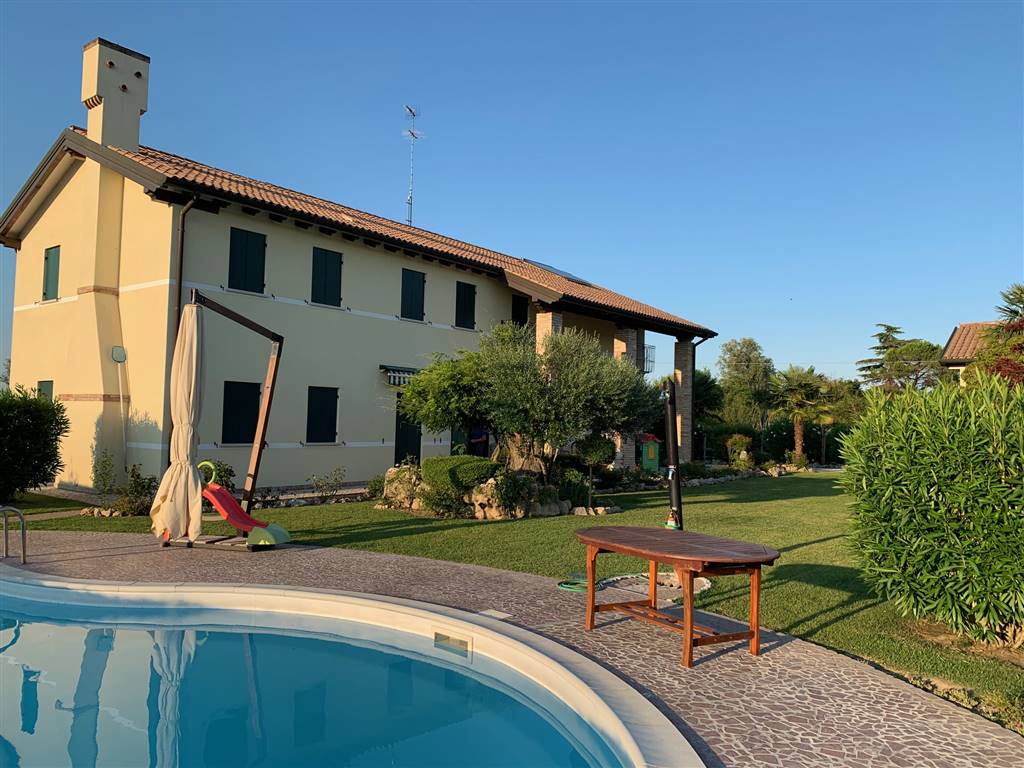 villa singola in vendita con piscina a Mestre 
