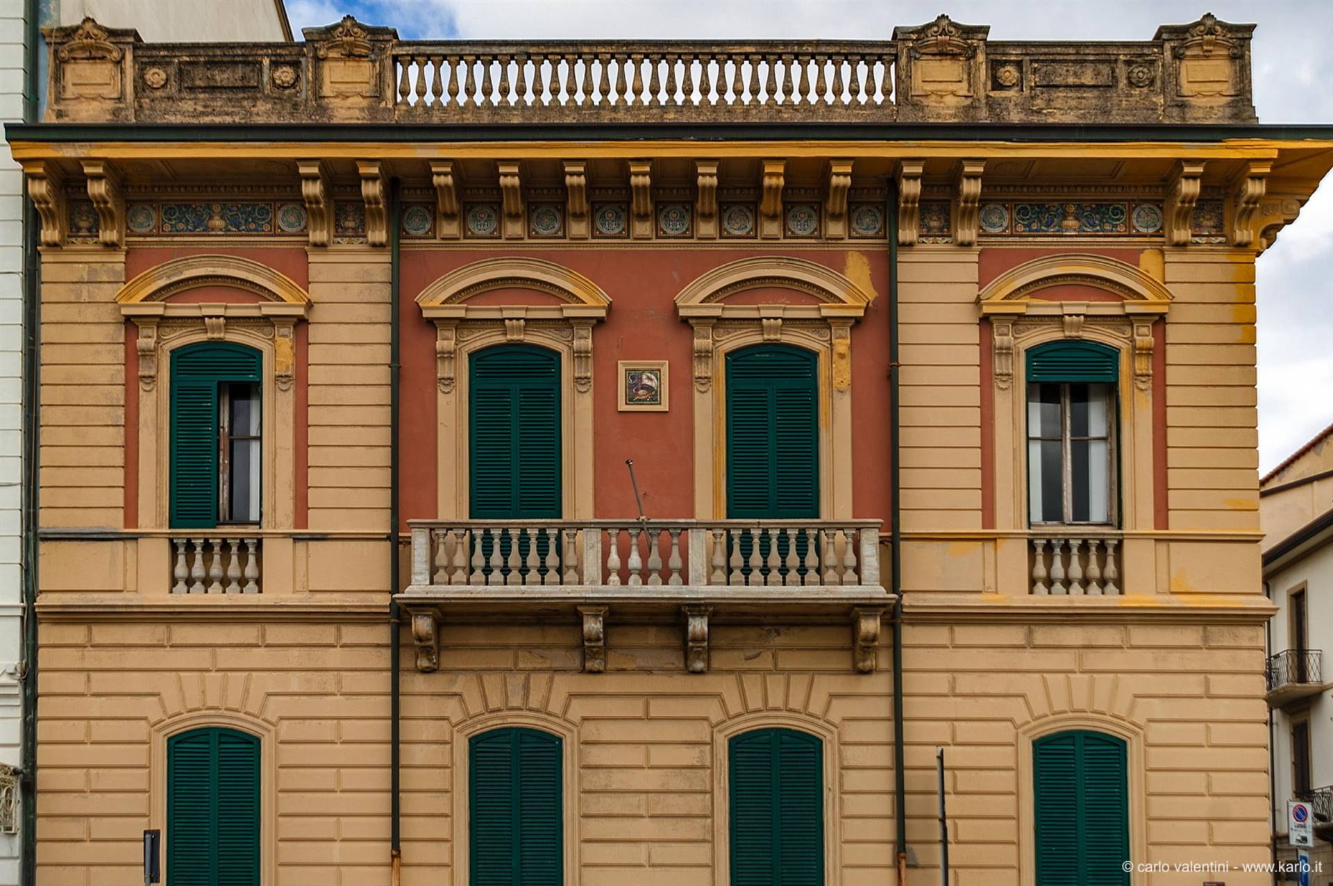 Palazzo abitabile a Viareggio
