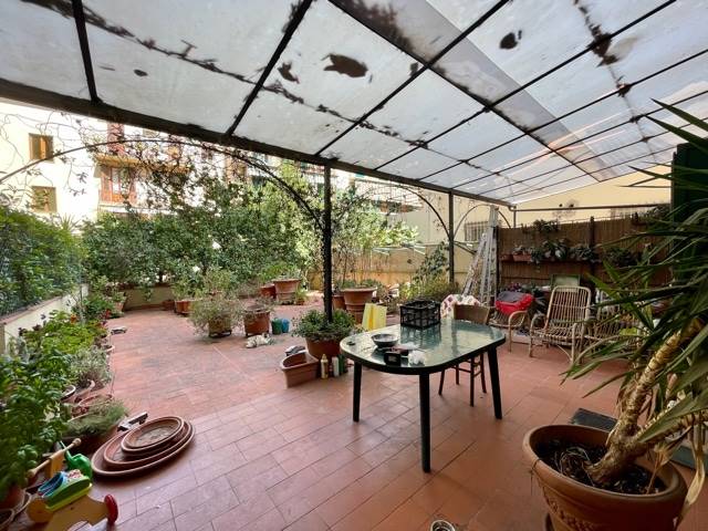 COMUNALE, FIRENZE, Apartment for sale of 250 Sq. mt., Good condition, Energetic class: G, placed at Raised on 7, composed by: 8.5 Rooms, Separate 
