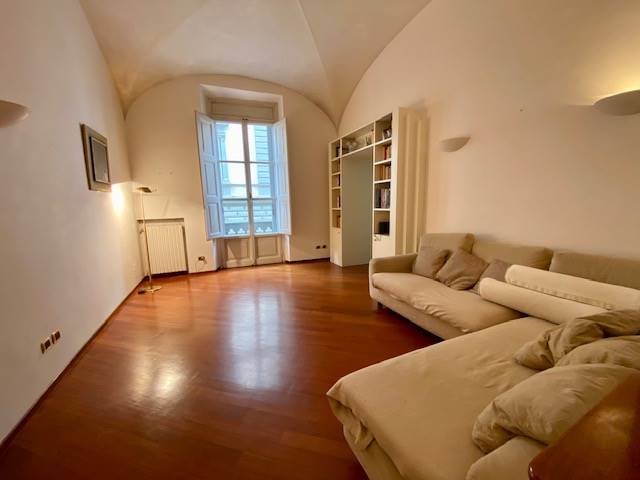 LUNGARNO AMERIGO VESPUCCI, FIRENZE, Apartment for rent of 111 Sq. mt., Heating Individual heating system, Energetic class: G, placed at 1°, composed 