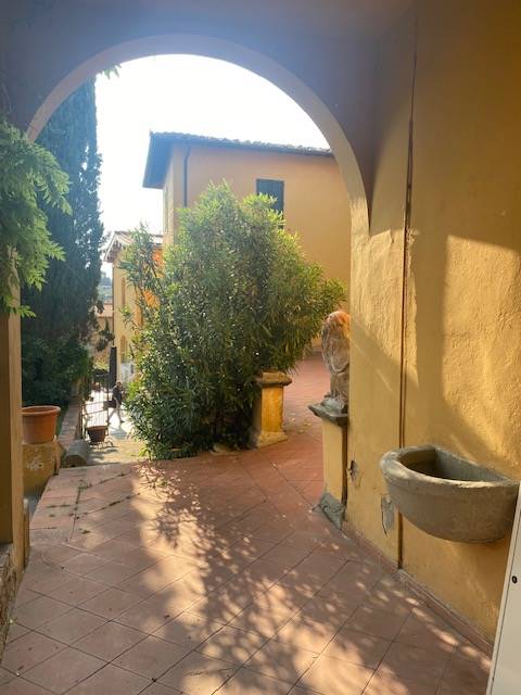 POGGIO IMPERIALE, FIRENZE, Villa for sale of 400 Sq. mt., Habitable, Heating Individual heating system, Energetic class: G, placed at Ground, 