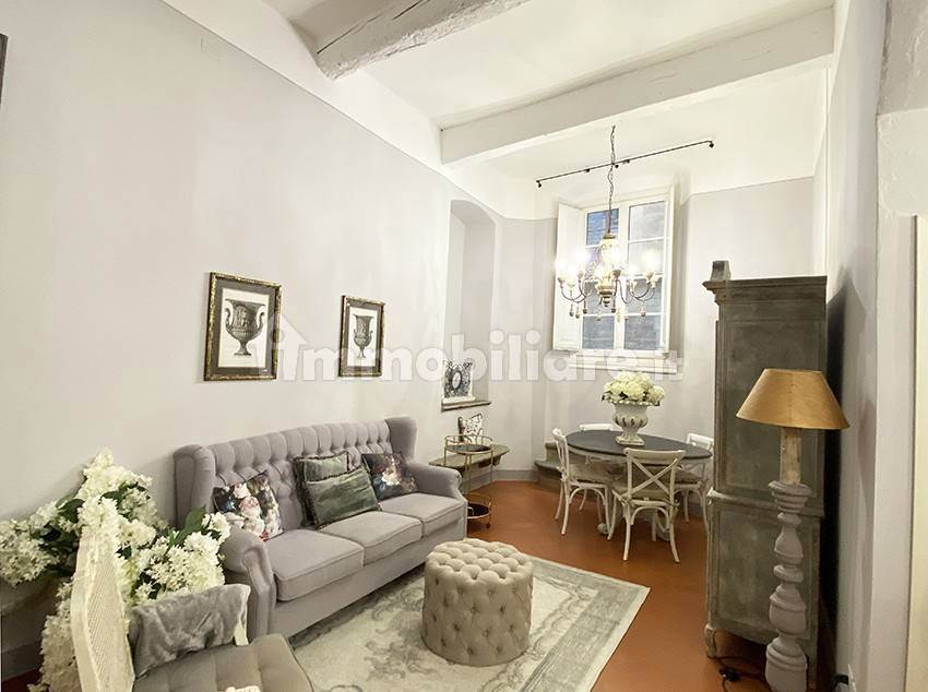 SANTO SPIRITO, FIRENZE, Apartment for rent of 100 Sq. mt., Excellent Condition, Heating Individual heating system, Energetic class: G, placed at 1°, 