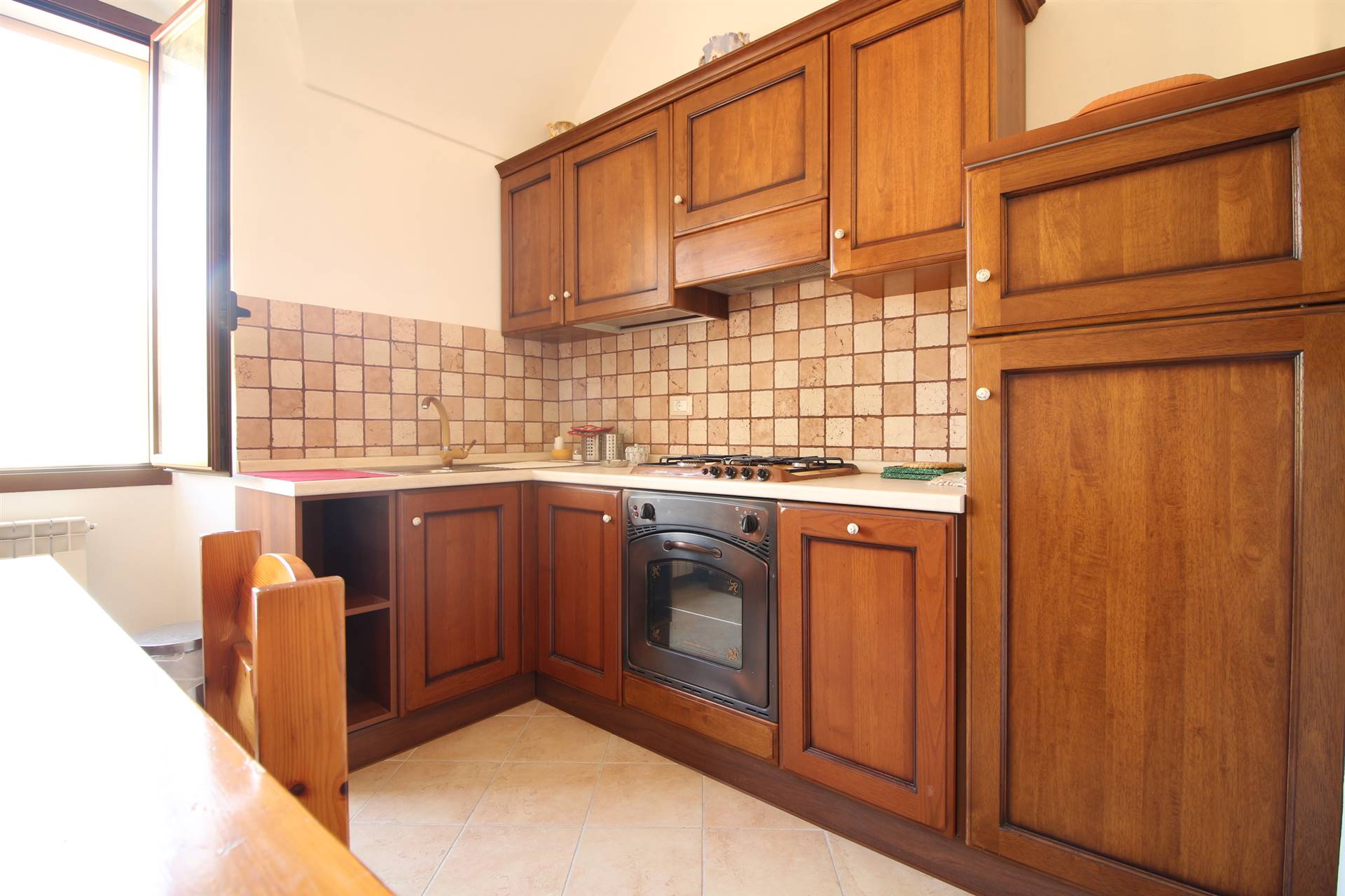 VENTIMIGLIA, Apartment for sale of 65 Sq. mt., Restored, Heating Individual heating system, Energetic class: G, placed at 1°, composed by: 3 Rooms, 