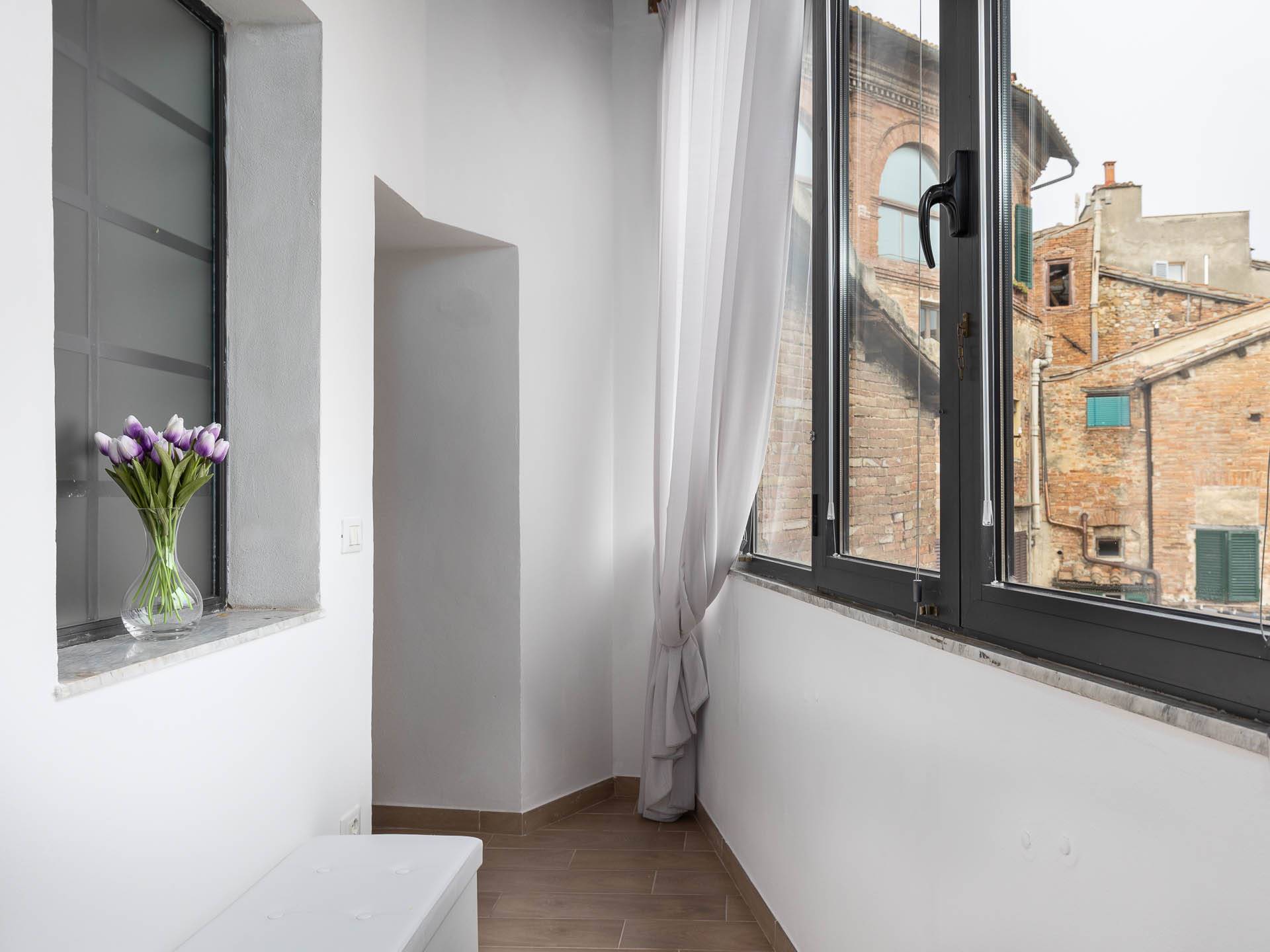 CENTRO - CONTRADA TARTUCA, SIENA, Apartment for the vacation for rent of 78 Sq. mt., Restored, Heating Individual heating system, Energetic class: E, 