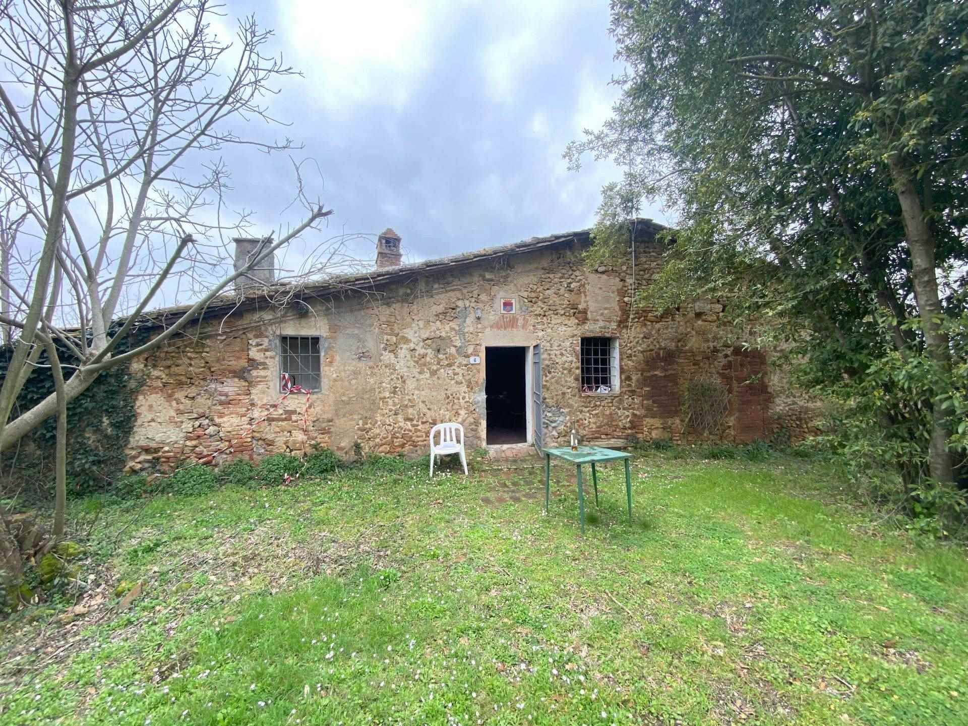LA COLONNA, MONTERIGGIONI, Farmhouse for sale of 343 Sq. mt., Be restored, Heating Non-existent, Energetic class: G, Epi: 175 kwh/m2 year, placed at 