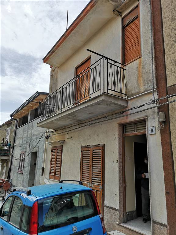 Casa singola in Via Salvaggio 9 a Bisacquino