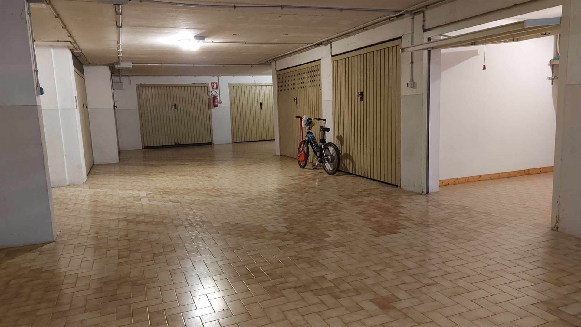 BORGO SAN GIOVANNI, CHIOGGIA, Garage / Parking space for sale of 13 Sq. mt., Energetic class: Not subject, composed by: 1 Room, Single Box, Price: € 