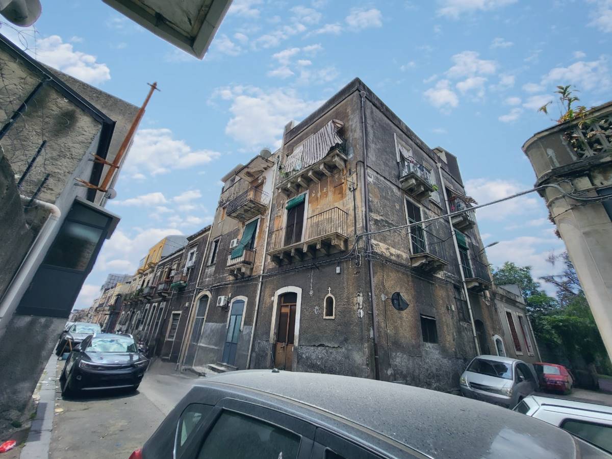 Bilocale da ristrutturare a Catania