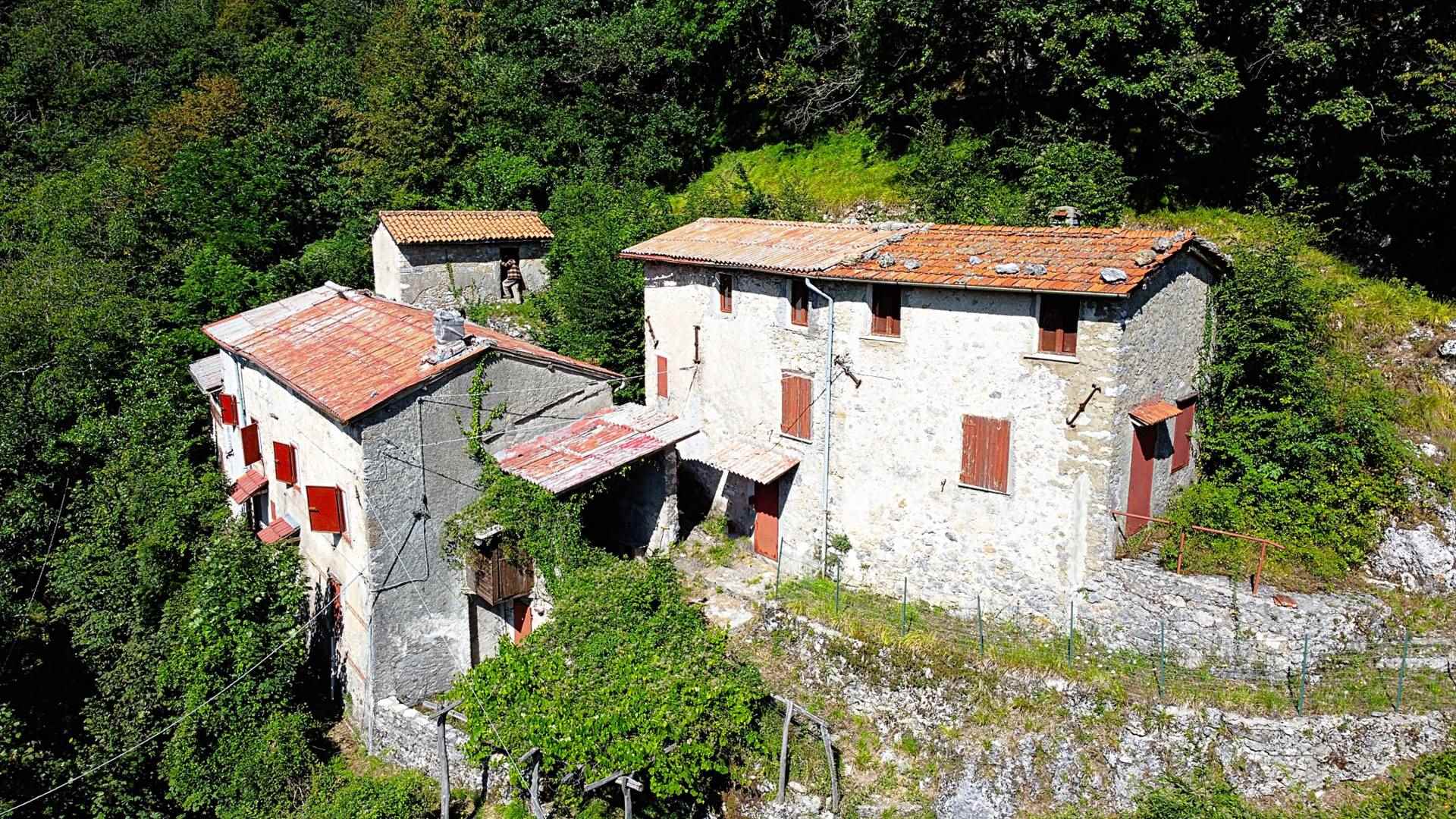 Rustico casale in vendita a Fabbriche Di Vergemoli Lucca Fornovolasco