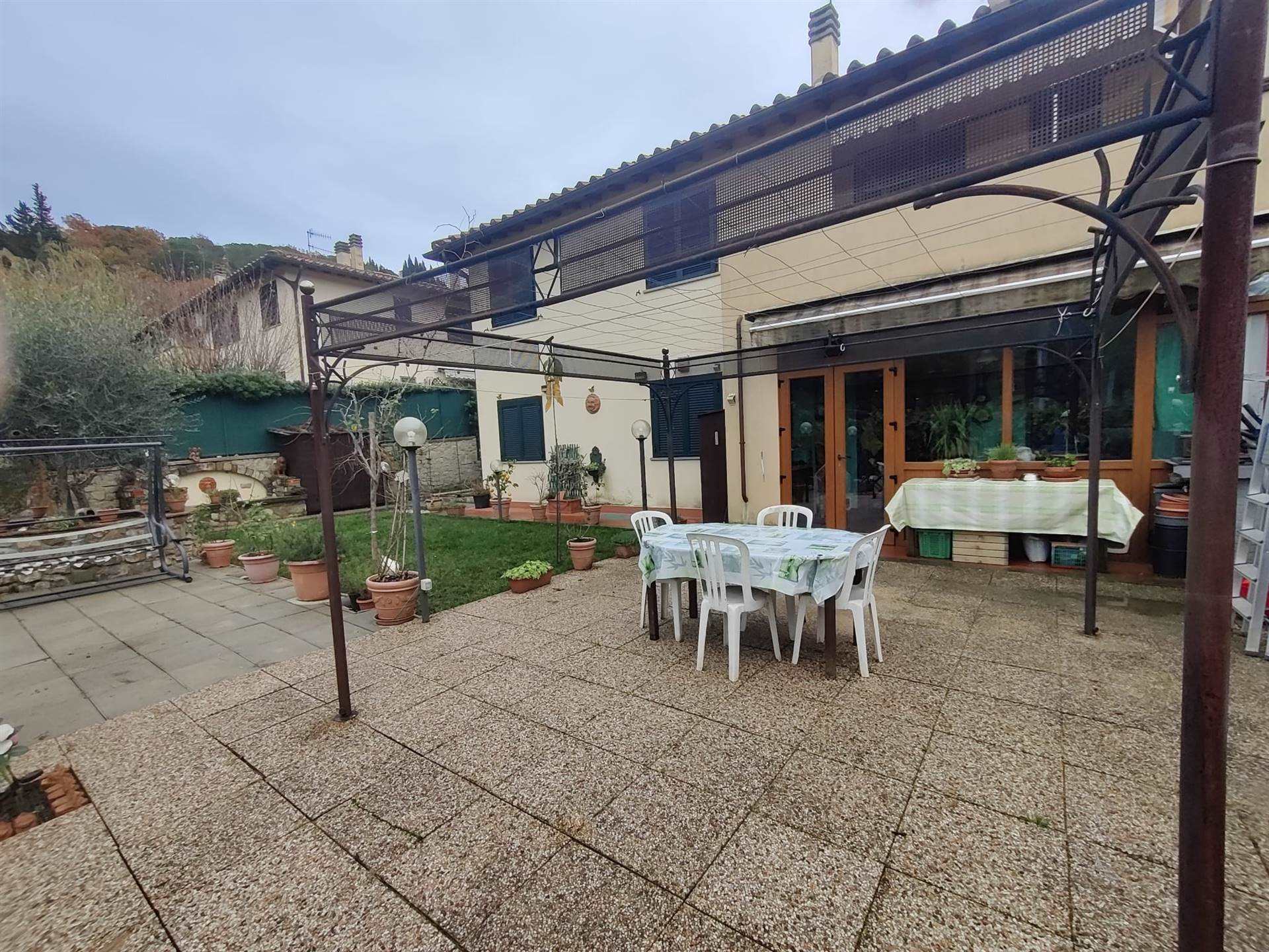 COMPIOBBI, FIESOLE, Apartment for sale of 70 Sq. mt., Excellent Condition, Heating Individual heating system, Energetic class: E, placed at Ground on 