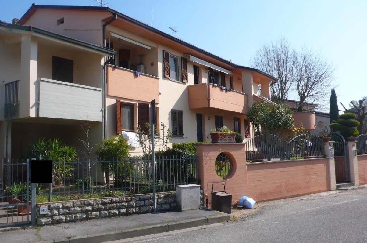FUCECCHIO, Apartment for sale of 187 Sq. mt., Habitable, Heating Individual heating system, Energetic class: G, placed at Ground on 1, composed by: 6 