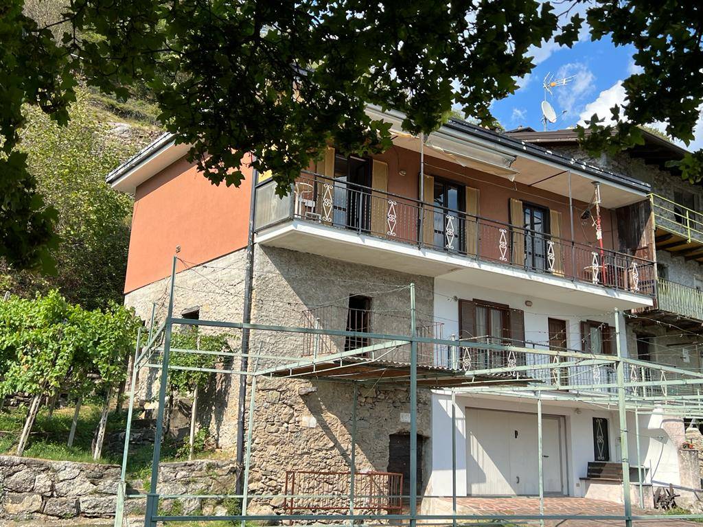 Casa semi indipendente in Frazione Santa Croce a Civo