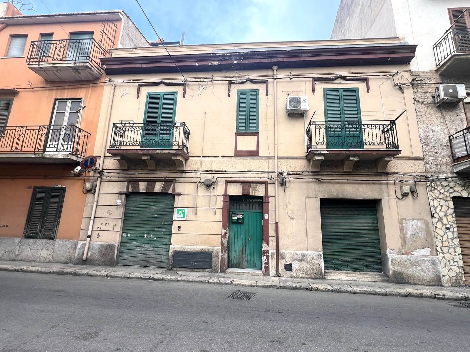 ORETO, PALERMO, Warehouse for sale of 56 Sq. mt., Good condition, Energetic class: G, Epi: 184 kwh/m3 year, placed at Ground on 1, composed by: 2 