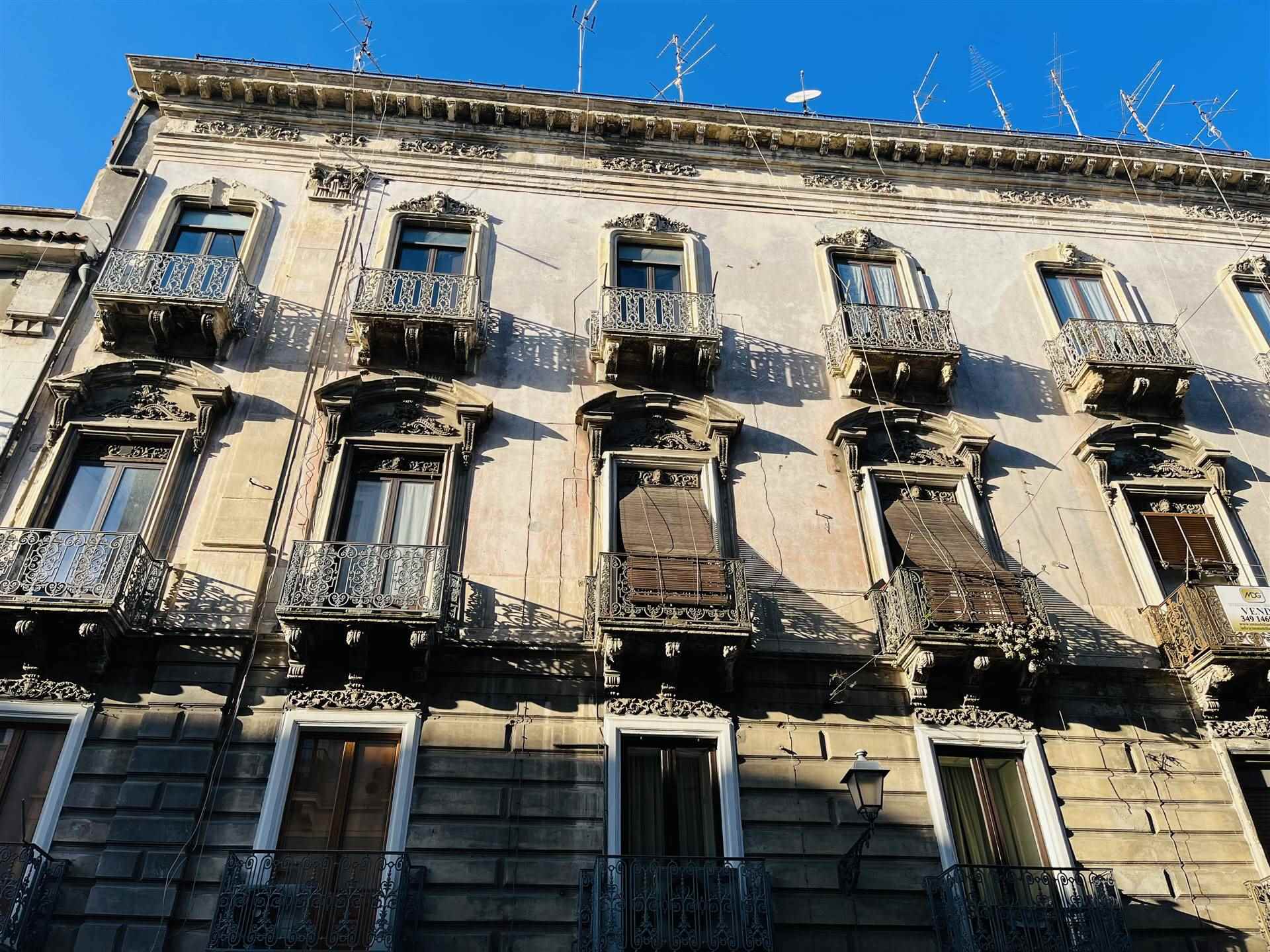Trilocale ristrutturato in zona Piazza Duomo a Catania