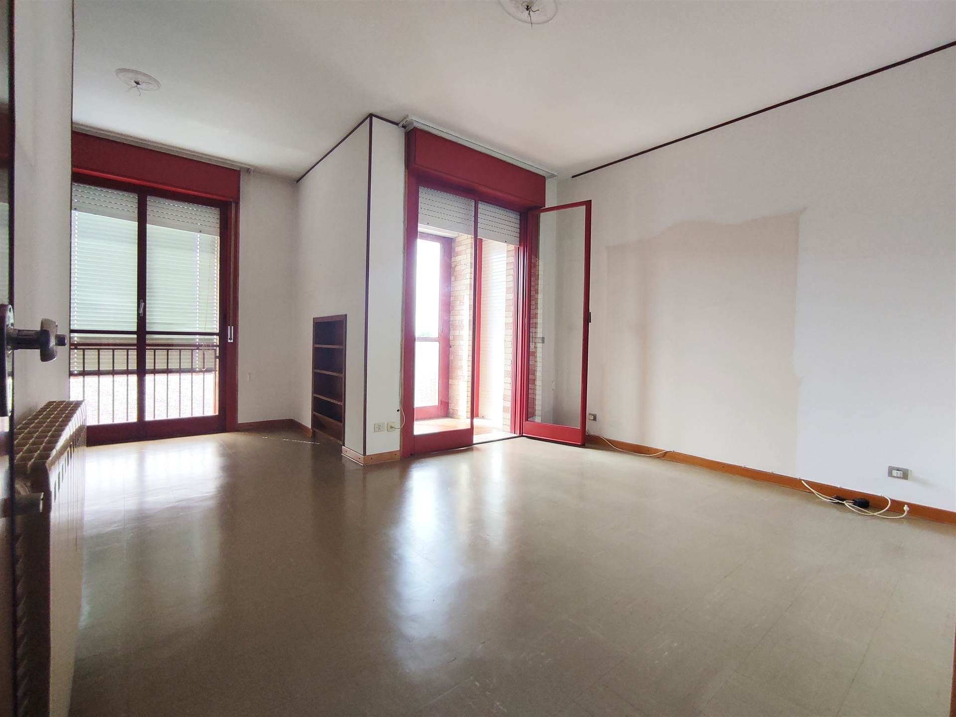 PORTOGRUARO, Apartment for sale of 110 Sq. mt., Habitable, Energetic class: F, placed at 3° on 3, composed by: 6 Rooms, Separate kitchen, , 3 Bedrooms, 2 Bathrooms, Single Box, Terrace, Price: € 85,