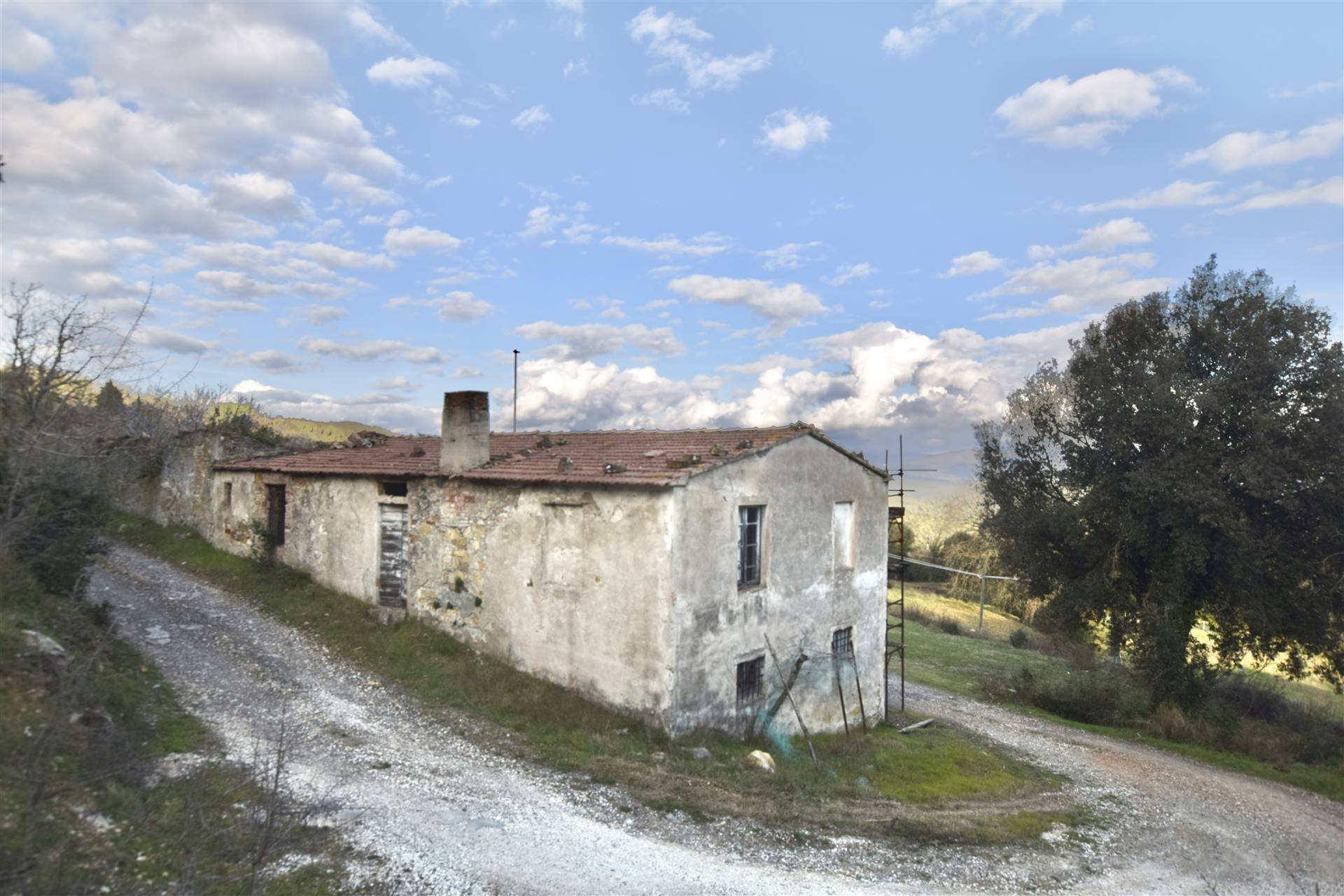 Casa singola da ristrutturare a Castagneto Carducci